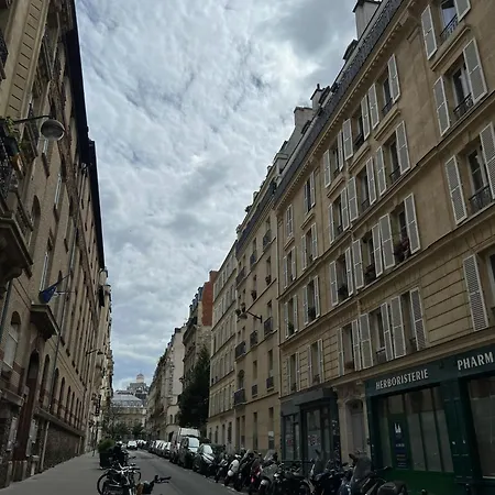 Le Montmartre 1